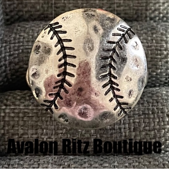 🎉⚾️ Silver Baseball Stretch Ring Game Days - Picture 1 of 4